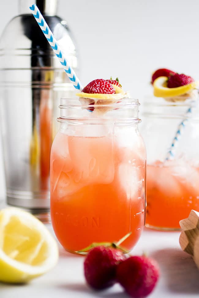 Strawberry Whiskey Lemonade - 5 Easy Summer Drinks (with Non-Alcoholic Variations)