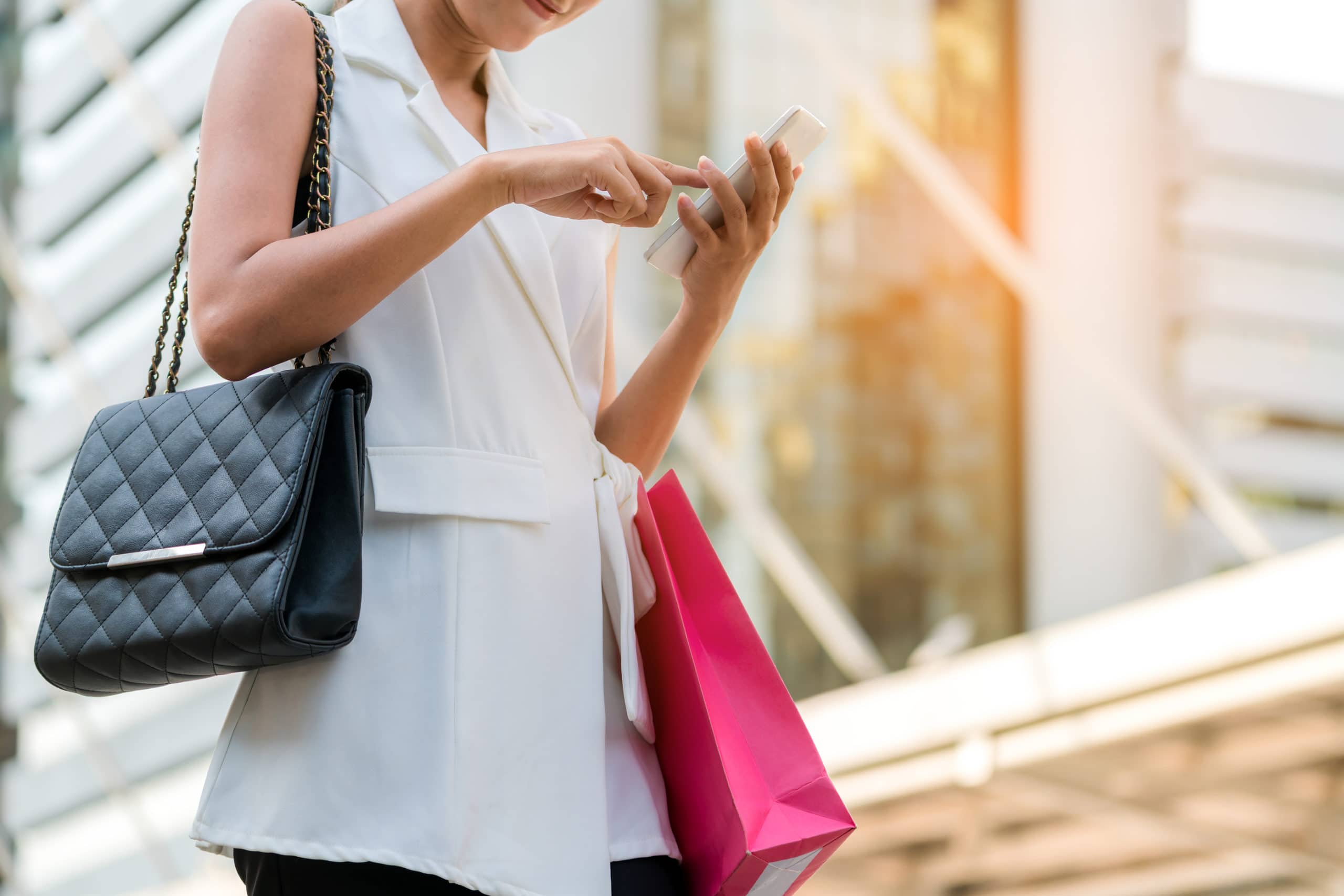 How shoppers are using mobile apps to shop in-store