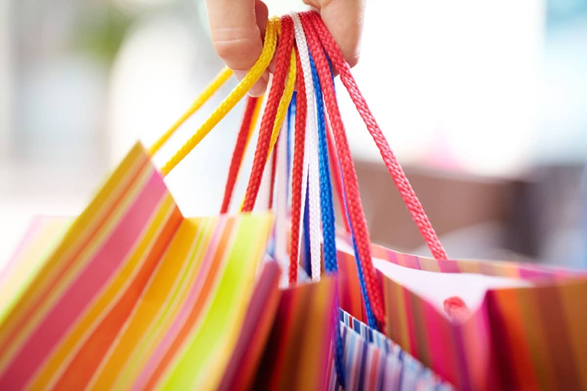 How to retain customers in retail: 4 strategies to improve retention